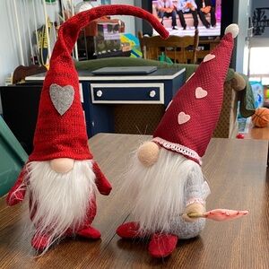 “5/$20” two plush holiday Valentine’s Day gnome figures